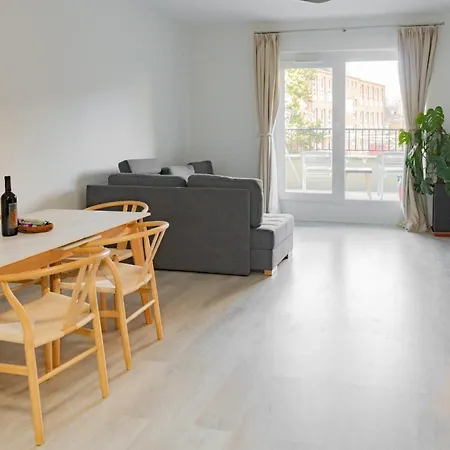 Apartment Downtown 2 Bedrooms Nearby Duna River Balcony-garage 10 Euro Per Day *