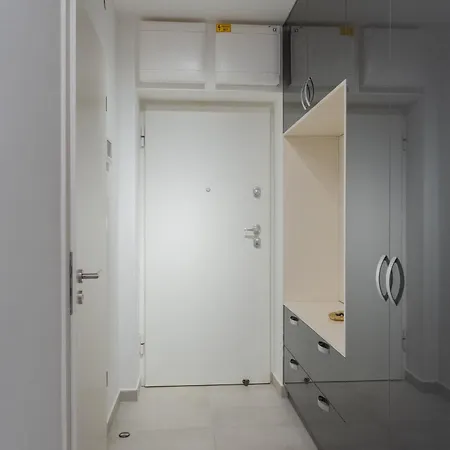 Downtown 2 Bedrooms Nearby Duna River Balcony-garage 10 Euro Per Day